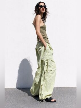 Zara Cargo Parachute Pants Light Green Wide Leg Drawstring Hem Size L